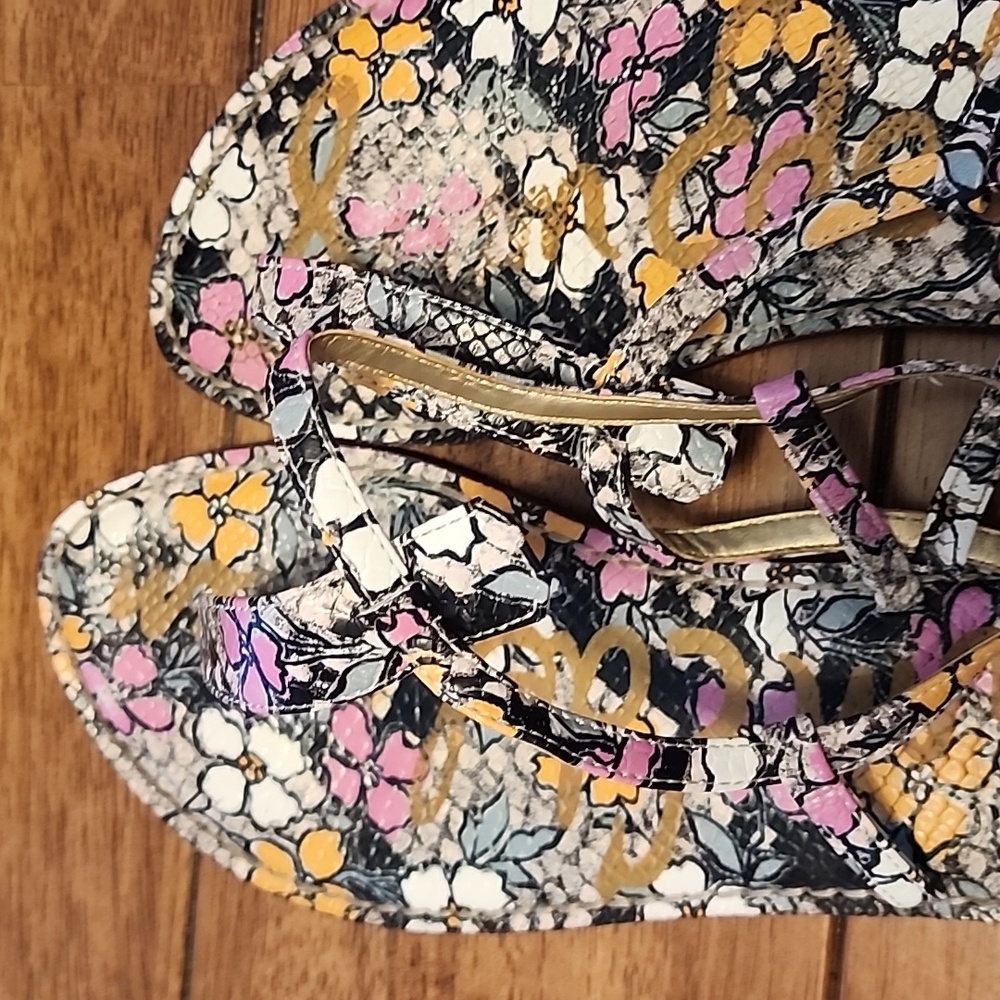 Size 10 floral Sam Edleman Gigi Thong sandals - Picture 2 of 4